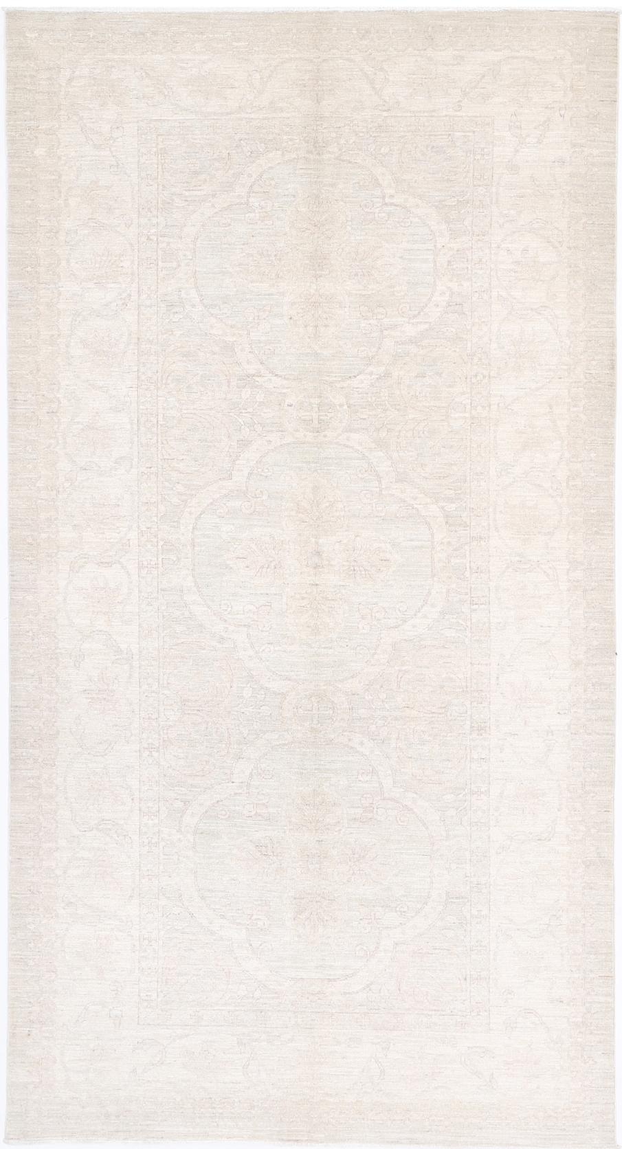 Serenity 5’ 0″ x 9’ 8″ - No. AV28381 - ALRUG Rug Store