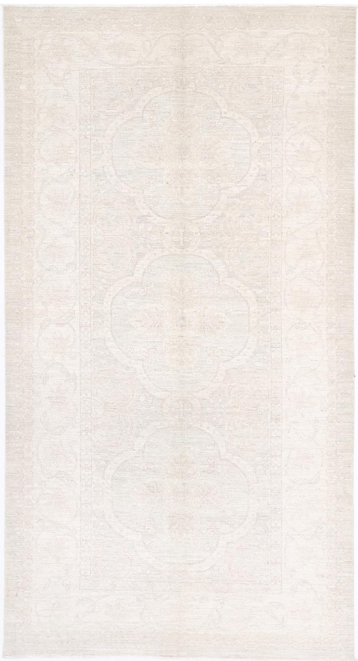 Serenity 5’ 0″ x 9’ 8″ - No. AV28381 - ALRUG Rug Store