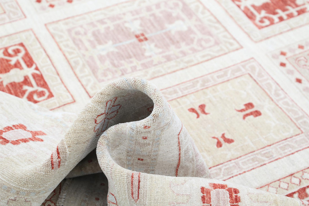 Serenity 9’ 7″ x 12’ 6″ - No. AV42226 - ALRUG Rug Store