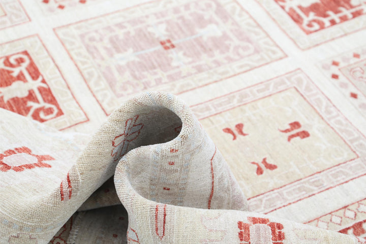 Serenity 9’ 7″ x 12’ 6″ - No. AV42226 - ALRUG Rug Store