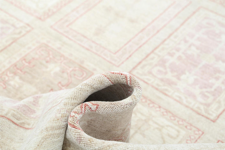 Serenity 6’ 4″ x 9’ 3″ - No. AV43167 - ALRUG Rug Store