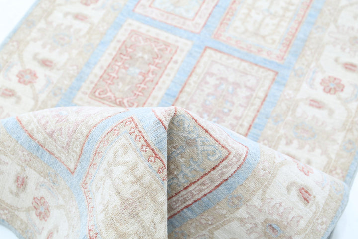 Serenity 2’ 8″ x 10’ 2″ - No. AV48083 - ALRUG Rug Store