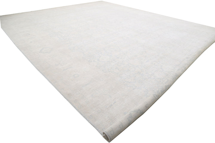 Serenity 17’ 10” x 25’ 1″ - No. AV99072 - ALRUG Rug Store