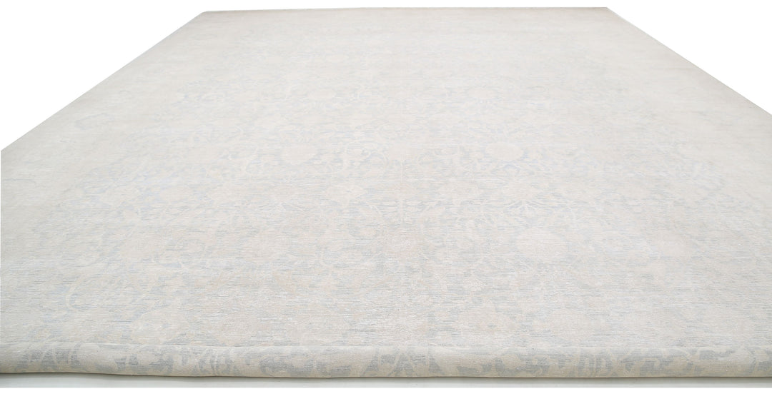 Serenity 17’ 10” x 25’ 1″ - No. AV99072 - ALRUG Rug Store