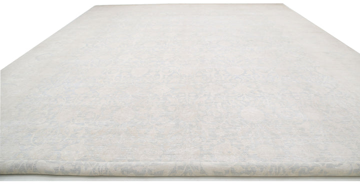 Serenity 17’ 10” x 25’ 1″ - No. AV99072 - ALRUG Rug Store