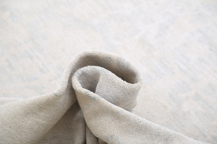 Serenity 17’ 10” x 25’ 1″ - No. AV99072 - ALRUG Rug Store