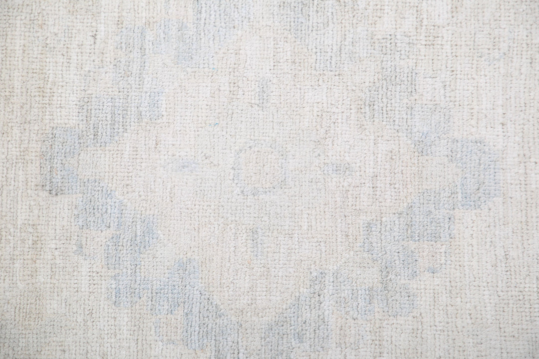 Serenity 17’ 10” x 25’ 1″ - No. AV99072 - ALRUG Rug Store