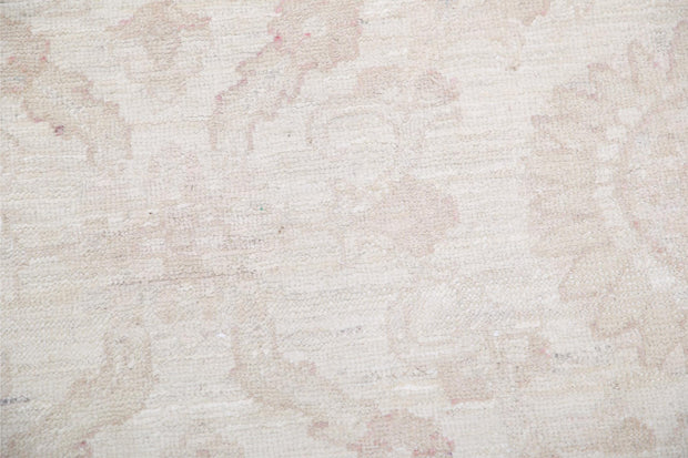 Serenity 6’ 7″ x 9’ 4″ - No. AV90905 - ALRUG Rug Store