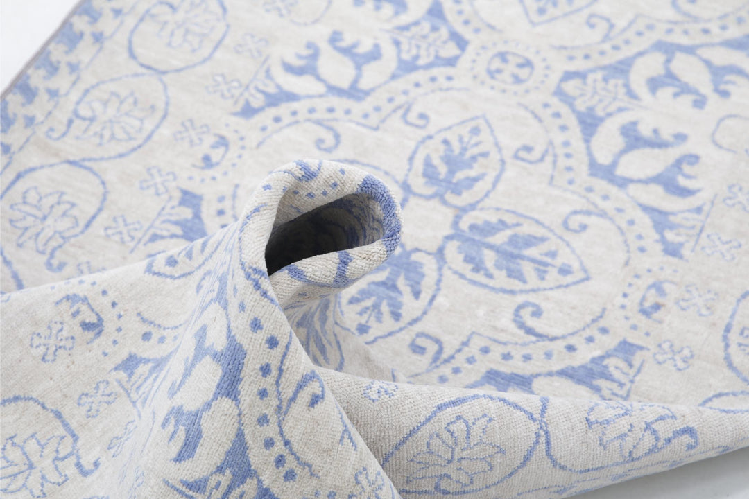 Serenity 2’ 11” x 10’ 2″ - No. AV12550 - ALRUG Rug Store