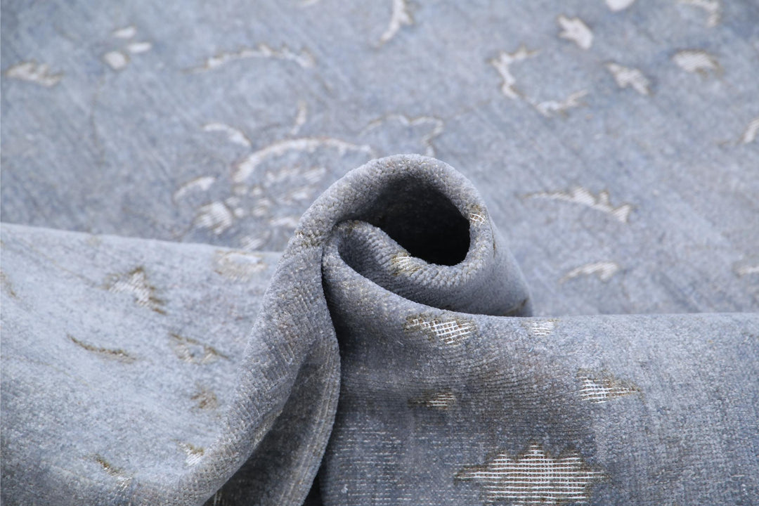 Onyx 7’ 11” x 10’ 5″ - No. AV93106 - ALRUG Rug Store