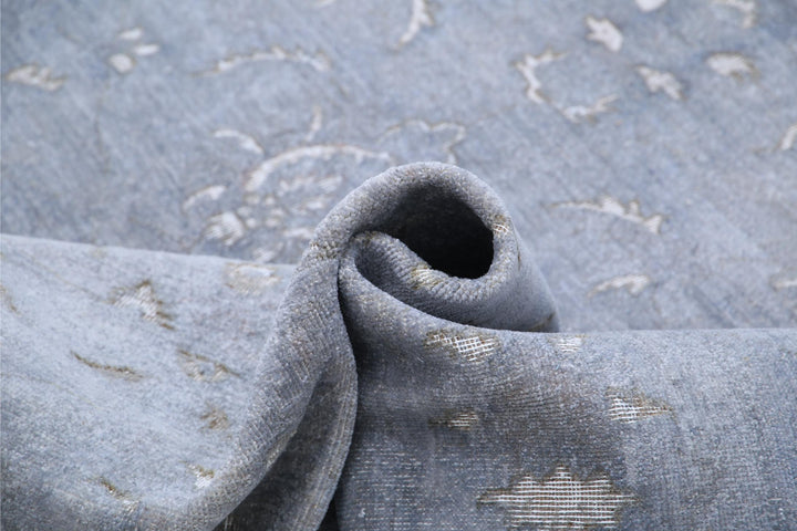 Onyx 7’ 11” x 10’ 5″ - No. AV93106 - ALRUG Rug Store