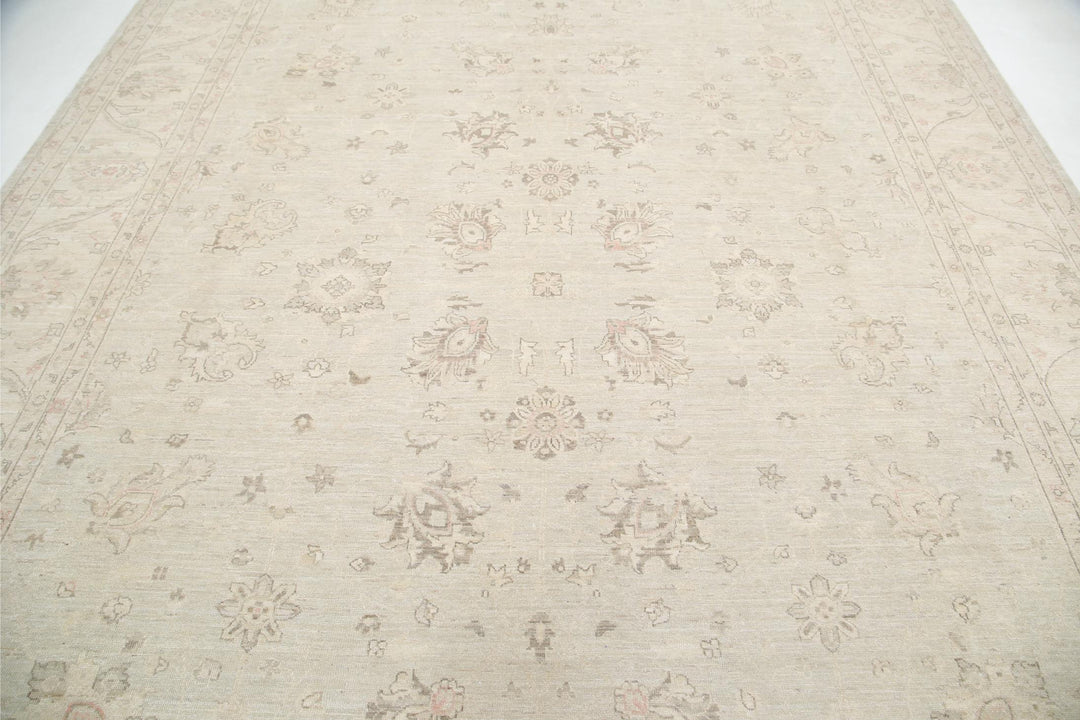 Serenity 9’ 9″ x 13’ 5″ - No. AV22477 - ALRUG Rug Store
