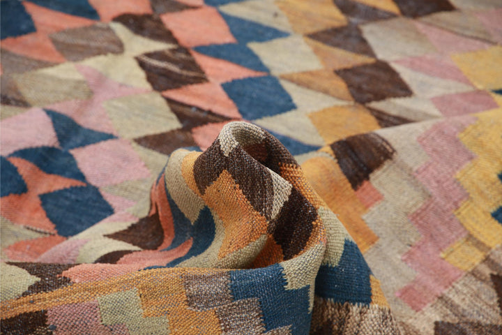 Kilim 5’ 5″ x 7’ 11” - No. AV65195 - ALRUG Rug Store