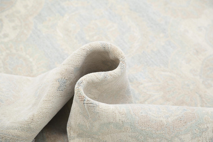 Serenity 9’ 3″ x 12’ 5″ - No. AV54212 - ALRUG Rug Store