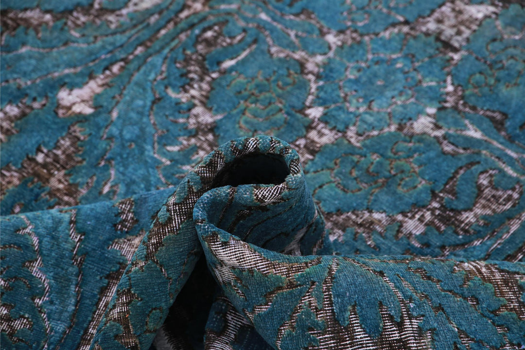 Onyx 7’ 11” x 9’ 11” - No. AV69606 - ALRUG Rug Store