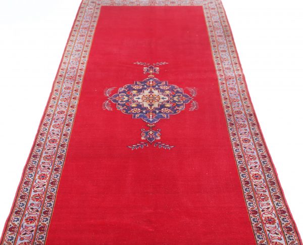 Kashan 3’ 5″ x 12’ 3″ - No. AV74129