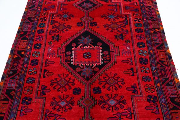Hamadan 4’ 10” x 8’ 9″ - No. AV88553