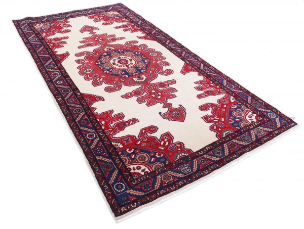 Hamadan 4’ 9″ x 8’ 11” - No. AV18786