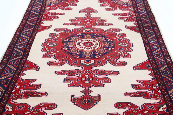 Hamadan 4’ 9″ x 8’ 11” - No. AV18786