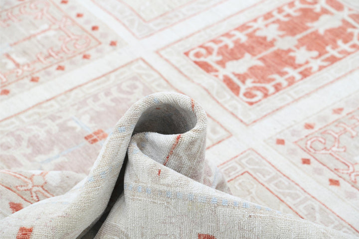 Serenity 9’ 8″ x 13’ 8″ - No. AV86773 - ALRUG Rug Store