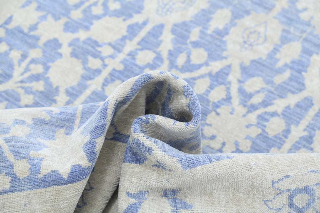 Serenity 4’ 0″ x 11’ 1″ - No. AV80412 - ALRUG Rug Store