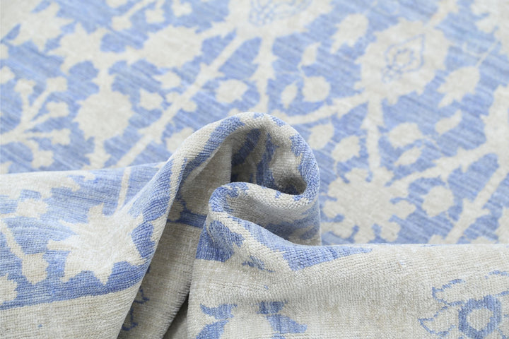 Serenity 4’ 0″ x 11’ 1″ - No. AV80412 - ALRUG Rug Store