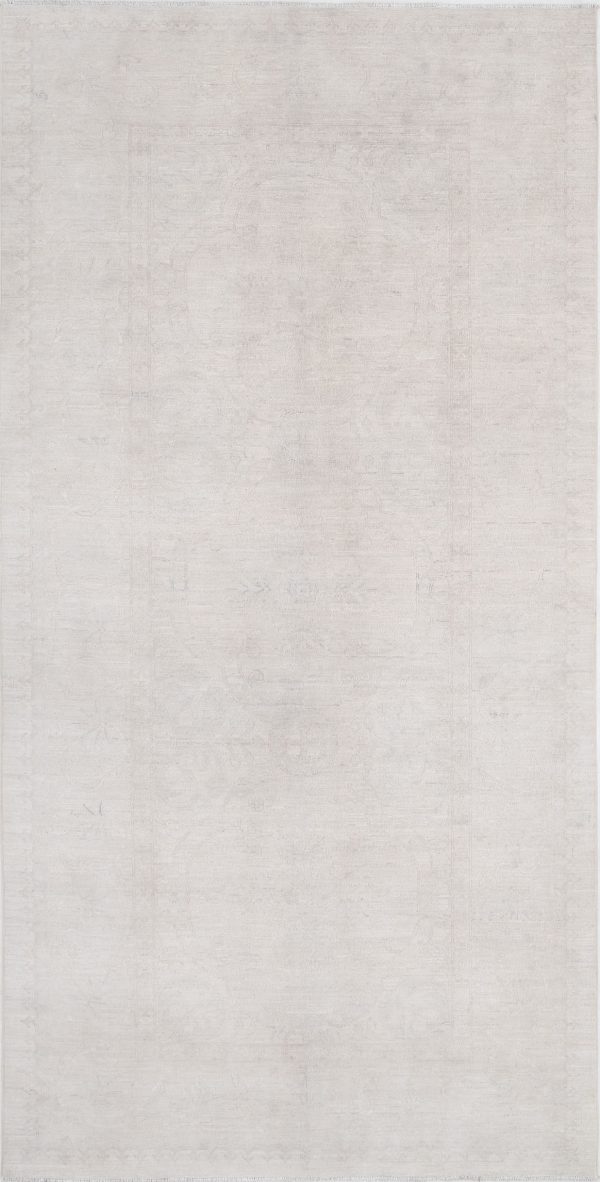 Ivory Pakistani Tabriz Rug 5'2" x 10'6" Hand-Knotted