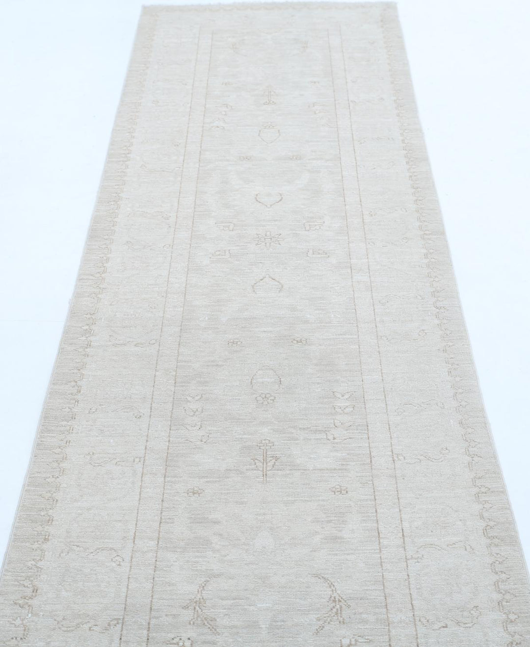 Serenity 2’ 6″ x 8’ 10” - No. AV30502 - ALRUG Rug Store