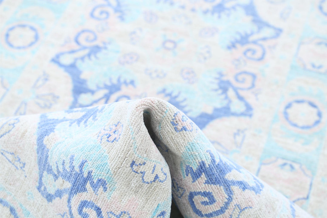 Serenity 2’ 7″ x 9’ 6″ - No. AV45900 - ALRUG Rug Store