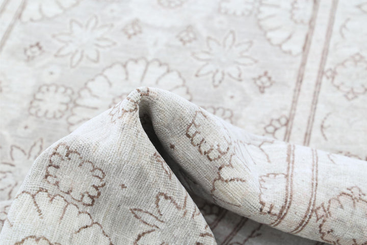 Serenity 2’ 8″ x 11’ 2″ - No. AV47536 - ALRUG Rug Store