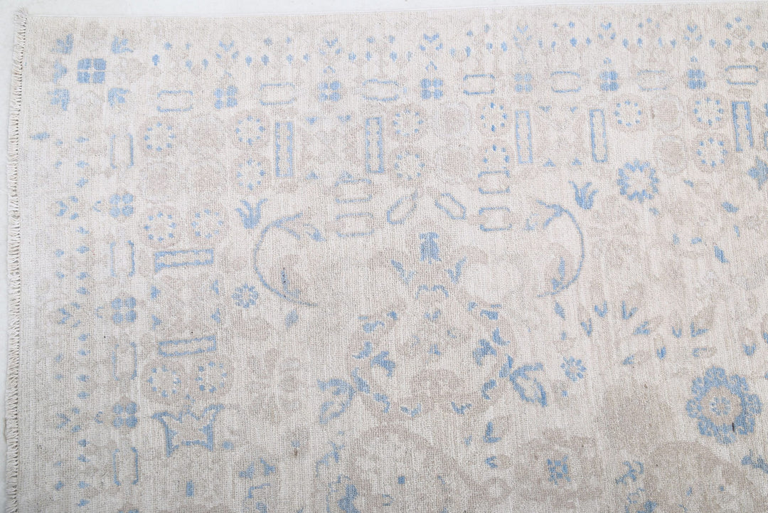 Artemix 8’ 8″ x 12’ 8″ - No. AV34081 - ALRUG Rug Store