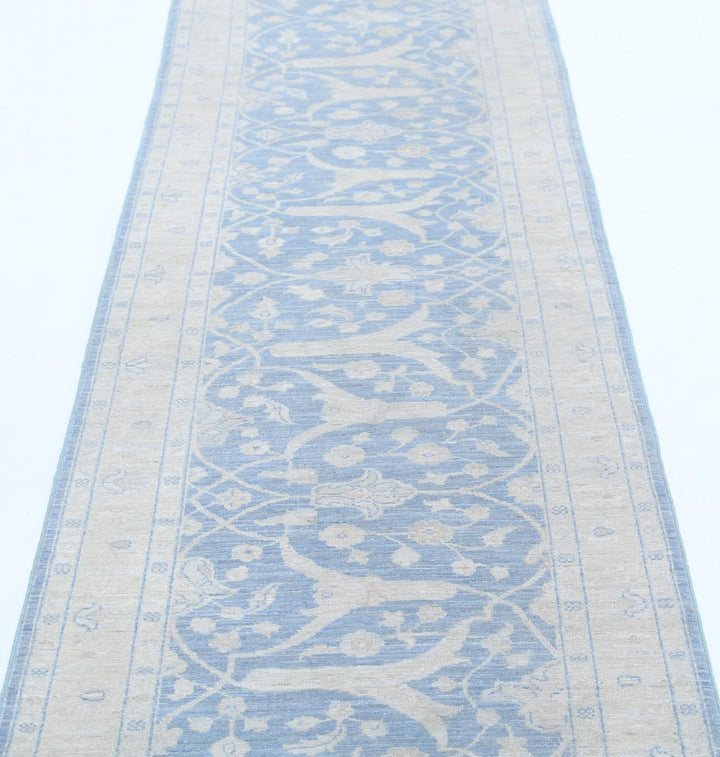 Serenity 2’ 5″ x 9’ 6″ - No. AV85895 - ALRUG Rug Store