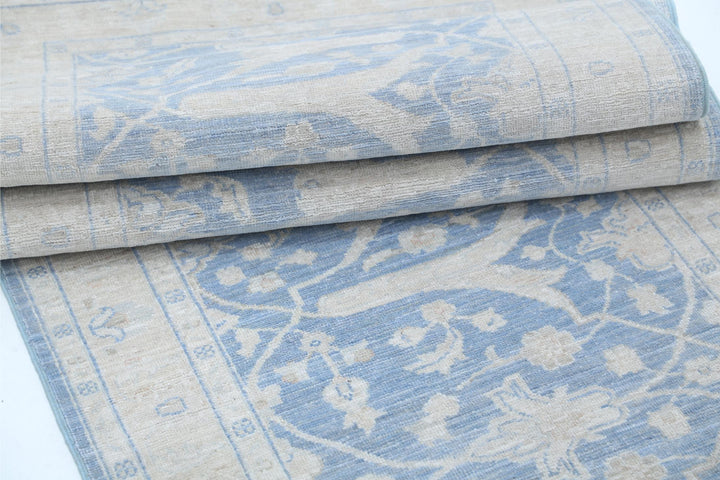 Serenity 2’ 5″ x 9’ 6″ - No. AV85895 - ALRUG Rug Store