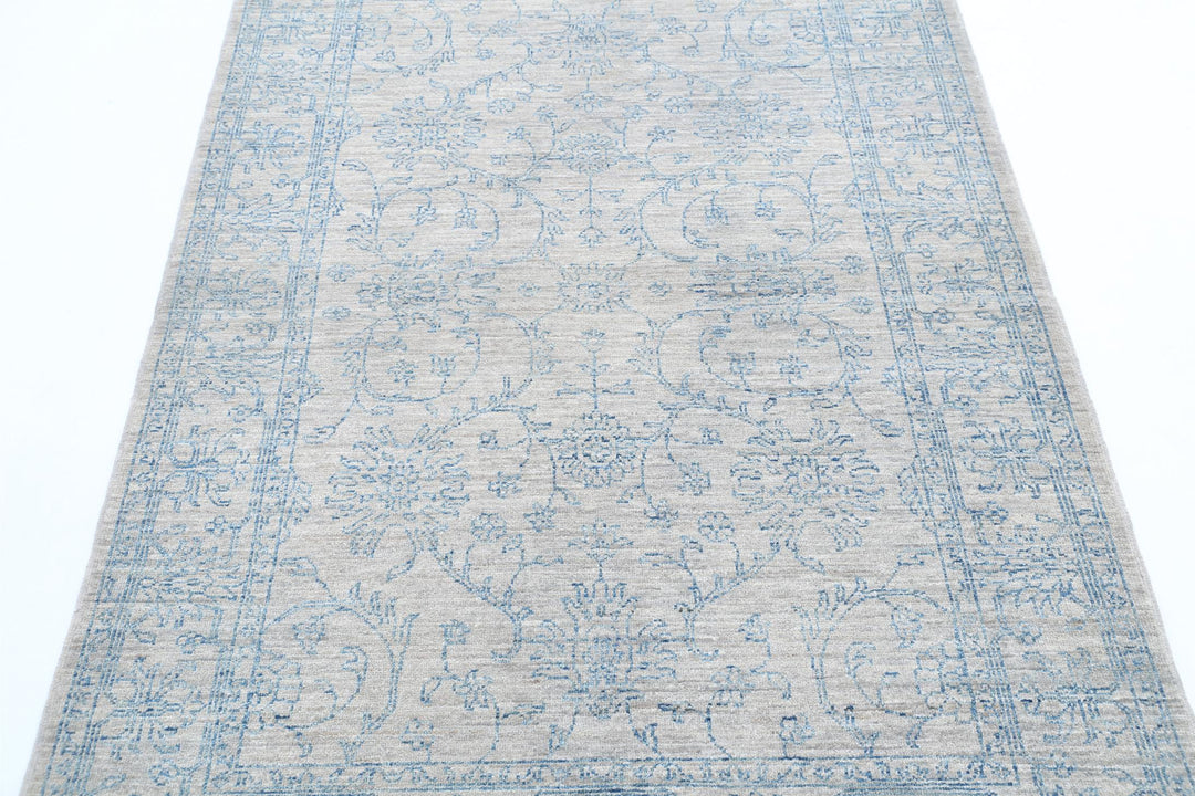 Serenity 4’ 1″ x 5’ 10” - No. AV54177 - ALRUG Rug Store
