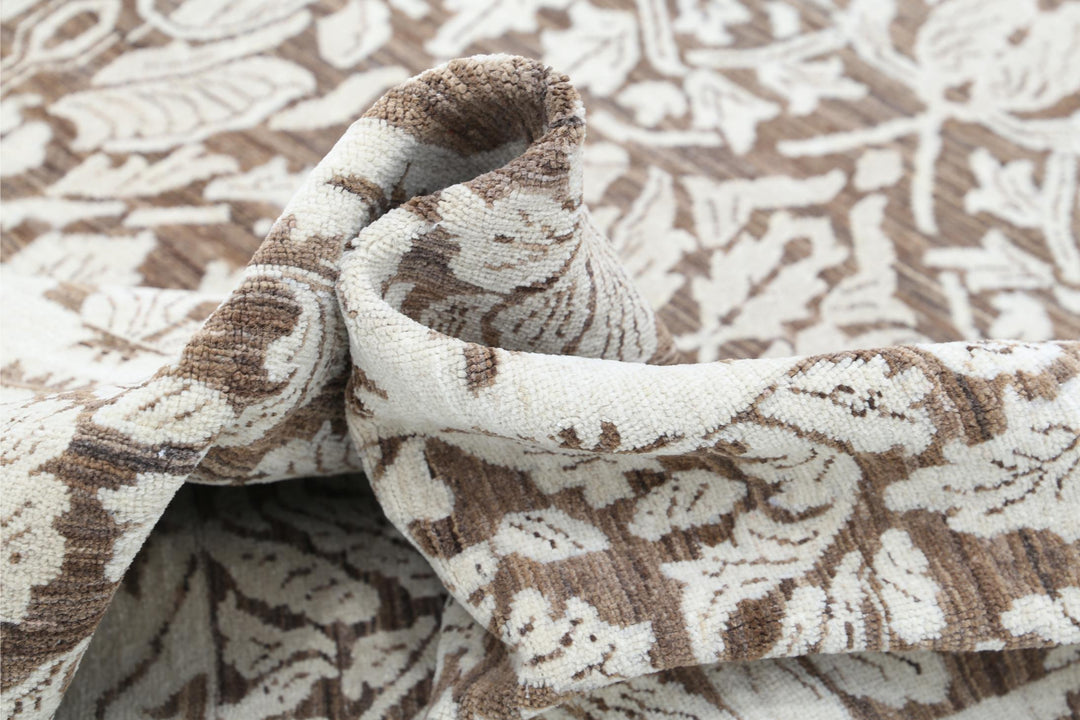 Serenity 7’ 10” x 10’ 3″ - No. AV38017 - ALRUG Rug Store