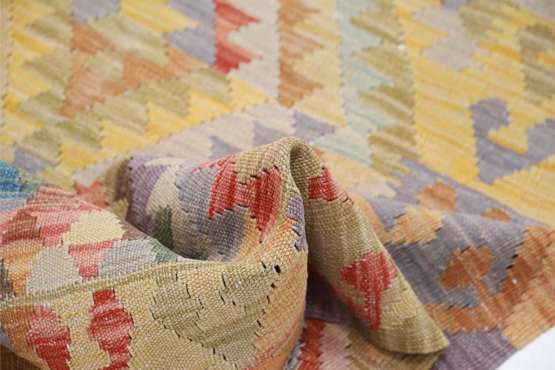 Kilim 3’ 2″ x 4’ 7″ - No. AV46035 - ALRUG Rug Store