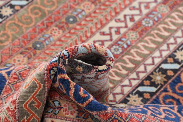 Ziegler 8’ 1″ x 9’ 8″ - No. AV63400