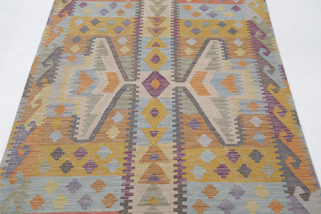 Kilim 4’ 2″ x 5’ 11” - No. AV63055 - ALRUG Rug Store