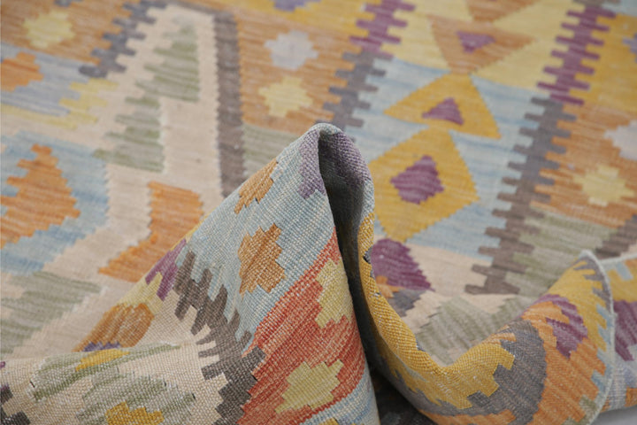 Kilim 4’ 2″ x 5’ 11” - No. AV63055 - ALRUG Rug Store