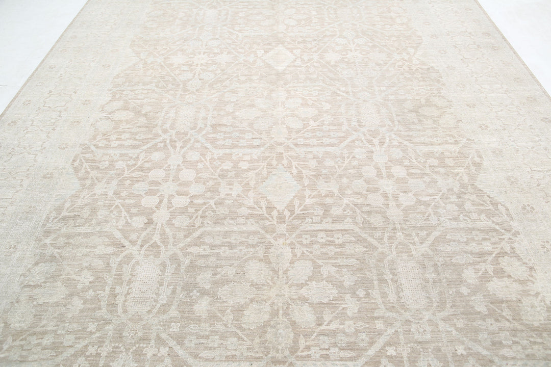 Serenity 8’ 9″ x 15’ 7″ - No. AV56704 - ALRUG Rug Store