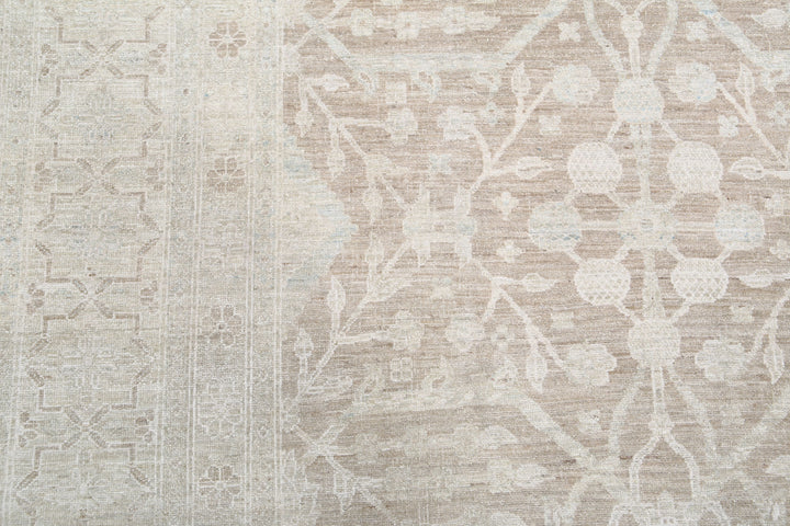 Serenity 8’ 9″ x 15’ 7″ - No. AV56704 - ALRUG Rug Store