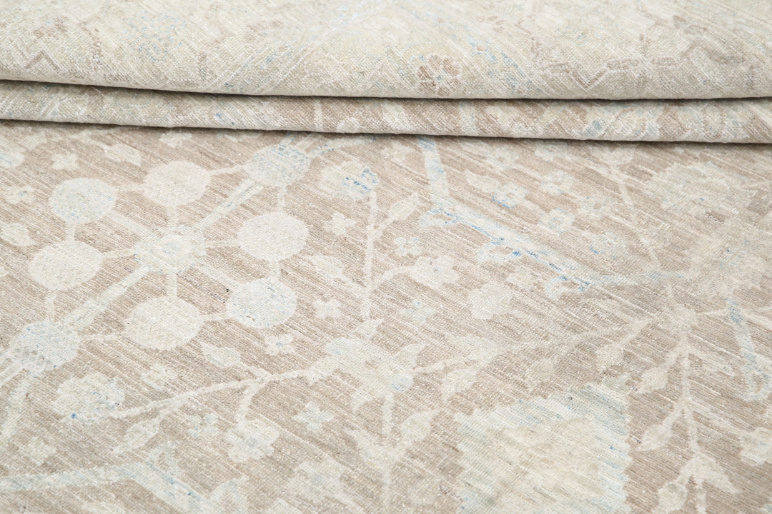 Serenity 8’ 9″ x 15’ 7″ - No. AV56704 - ALRUG Rug Store