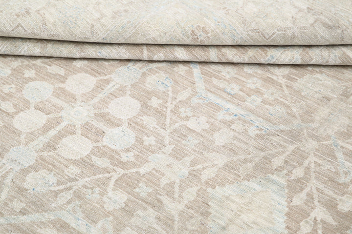 Serenity 8’ 9″ x 15’ 7″ - No. AV56704 - ALRUG Rug Store