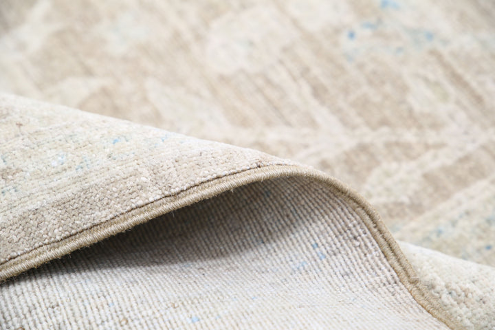 Serenity 8’ 9″ x 15’ 7″ - No. AV56704 - ALRUG Rug Store