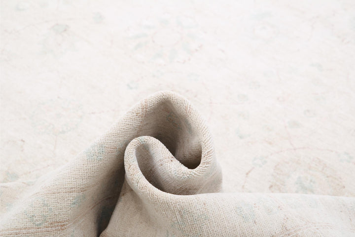 Serenity 17’ 0″ x 23’ 0″ - No. AV56312 - ALRUG Rug Store