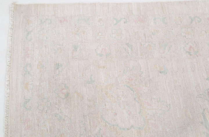 Ivory Pakistani Tabriz Rug 19'4" x 25'6" Hand-Knotted pattern