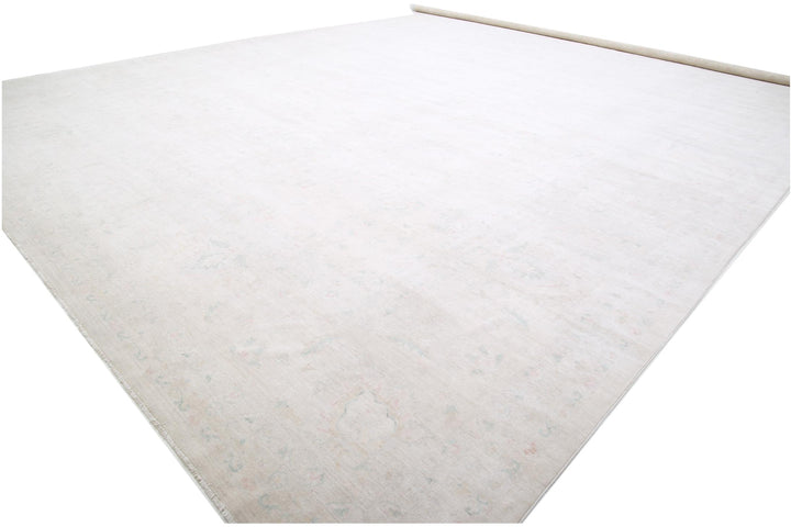 Ivory Pakistani Tabriz Rug 19'4" x 25'6" Hand-Knotted view