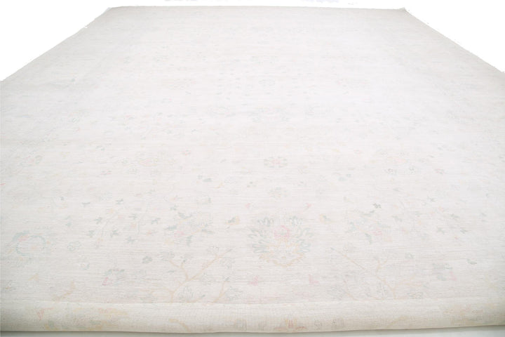 Ivory Pakistani Tabriz Rug 19'4" x 25'6" Hand-Knotted view 12