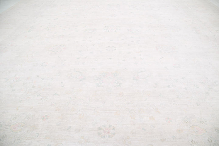 Ivory Pakistani Tabriz Rug 19'4" x 25'6" Hand-Knotted view 11
