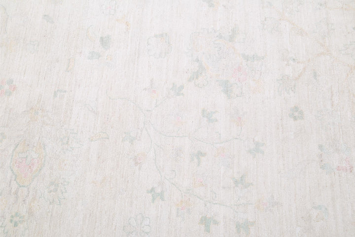 Ivory Pakistani Tabriz Rug 19'4" x 25'6" Hand-Knotted field